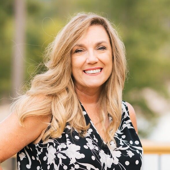 Land Listing Agent Photo