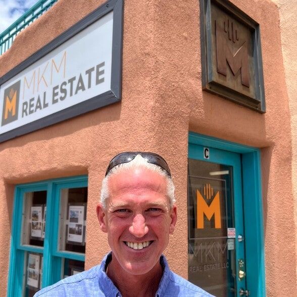 Land Listing Agent Photo