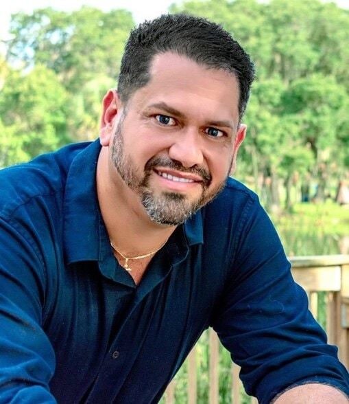 Land Listing Agent Photo