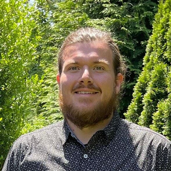 Land Listing Agent Photo