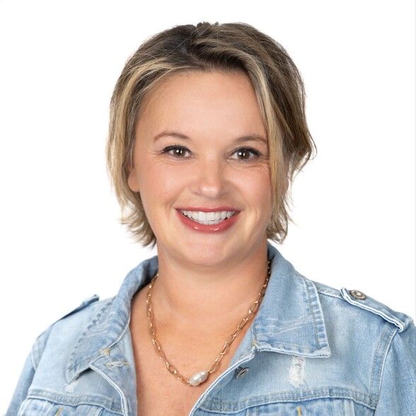 Land Listing Agent Photo