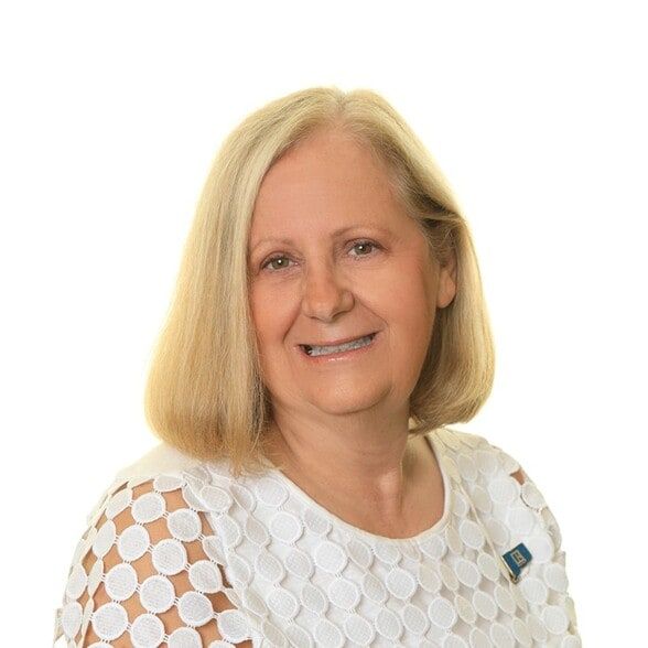 Land Listing Agent Photo