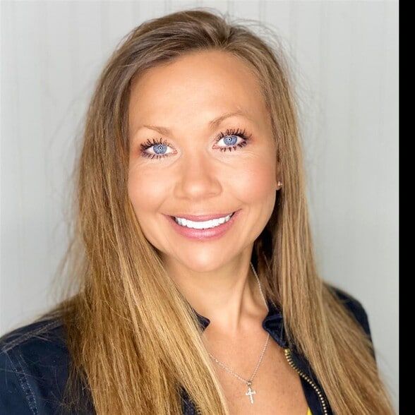 Land Listing Agent Photo