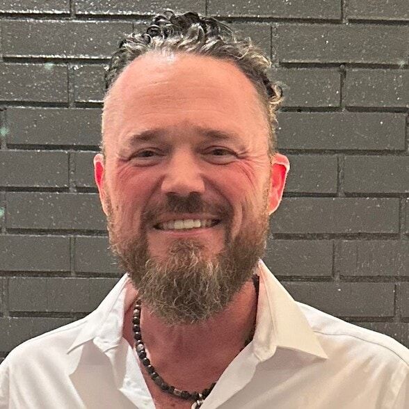 Land Listing Agent Photo