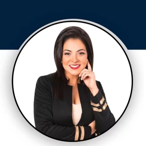 Land Listing Agent Photo