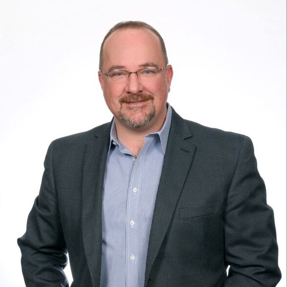 Land Listing Agent Photo