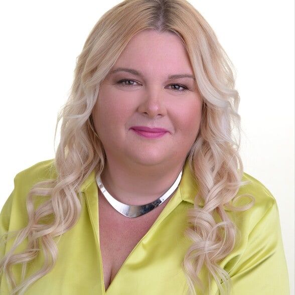 Land Listing Agent Photo