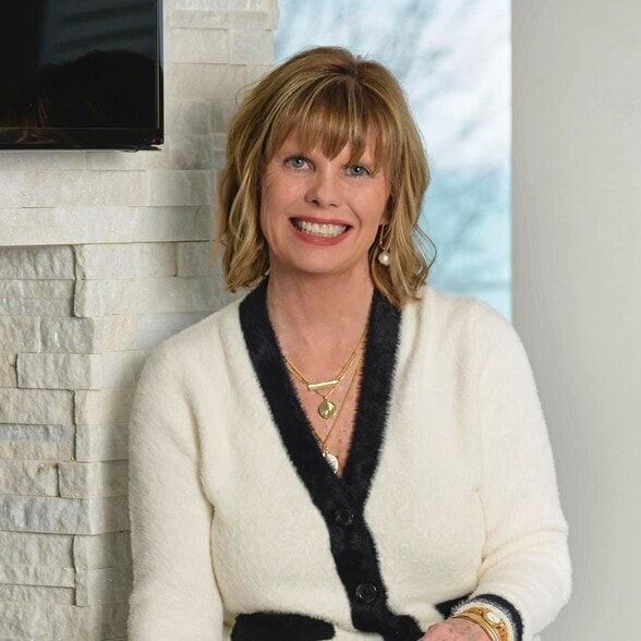 Land Listing Agent Photo