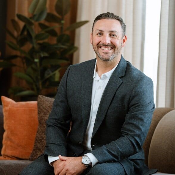 Land Listing Agent Photo