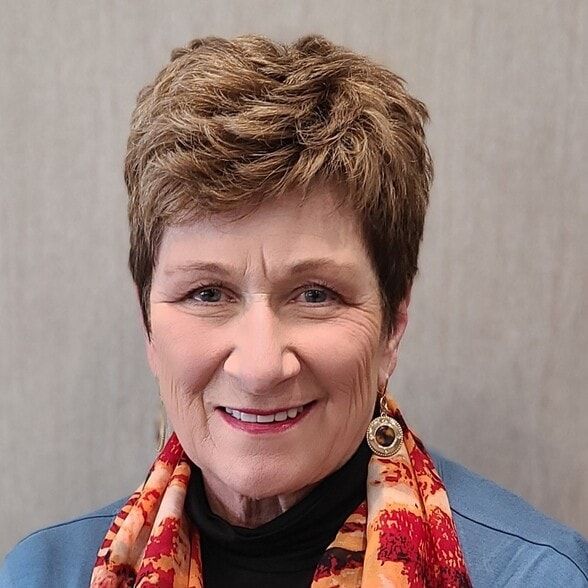 Land Listing Agent Photo