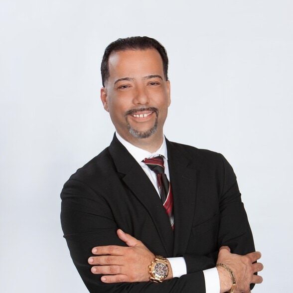 Land Listing Agent Photo