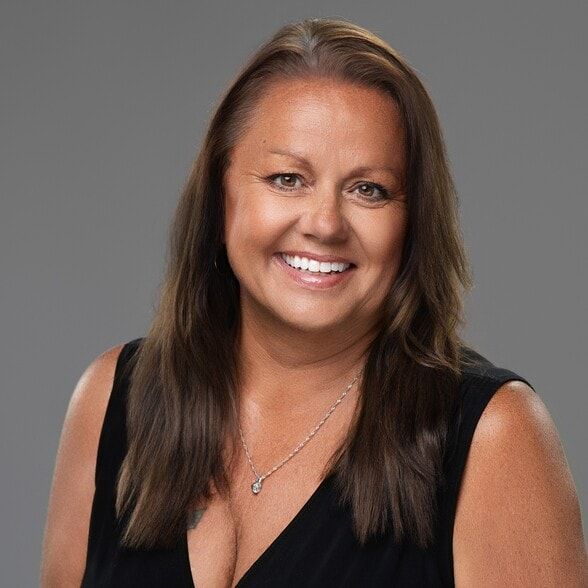 Land Listing Agent Photo