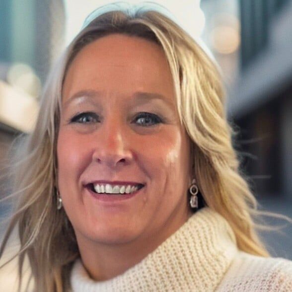 Land Listing Agent Photo