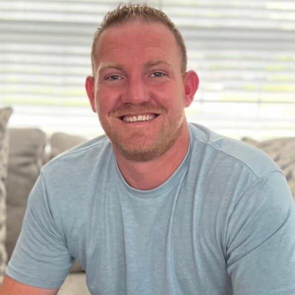 Land Listing Agent Photo