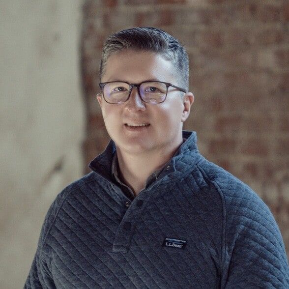 Land Listing Agent Photo