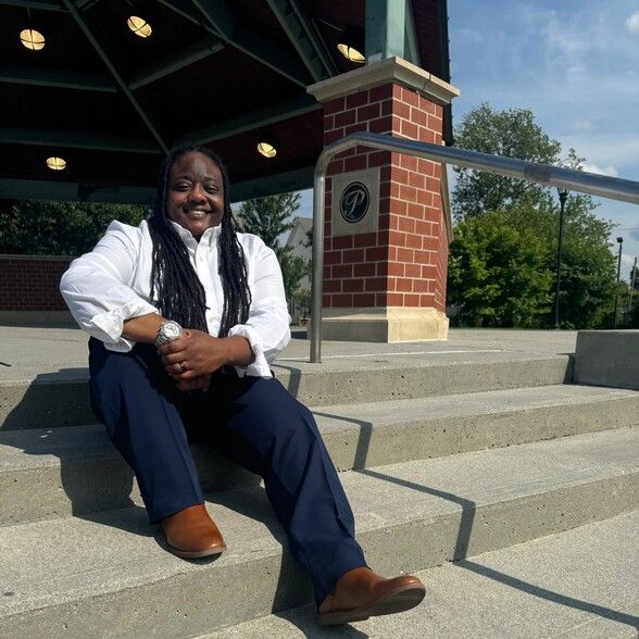 Land Listing Agent Photo