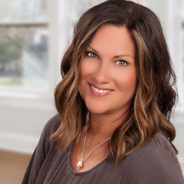 Land Listing Agent Photo