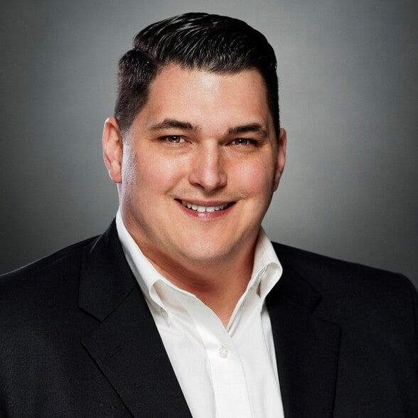 Land Listing Agent Photo