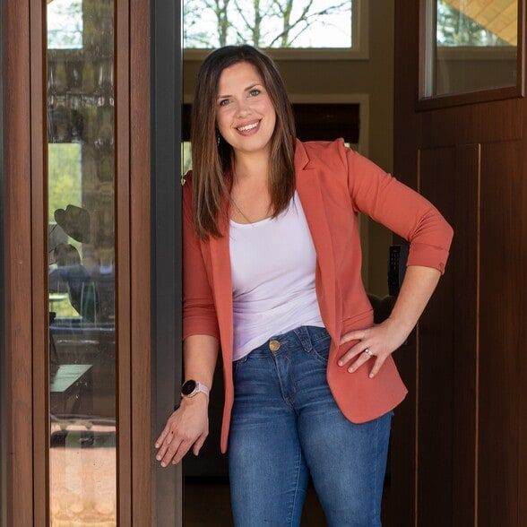 Land Listing Agent Photo