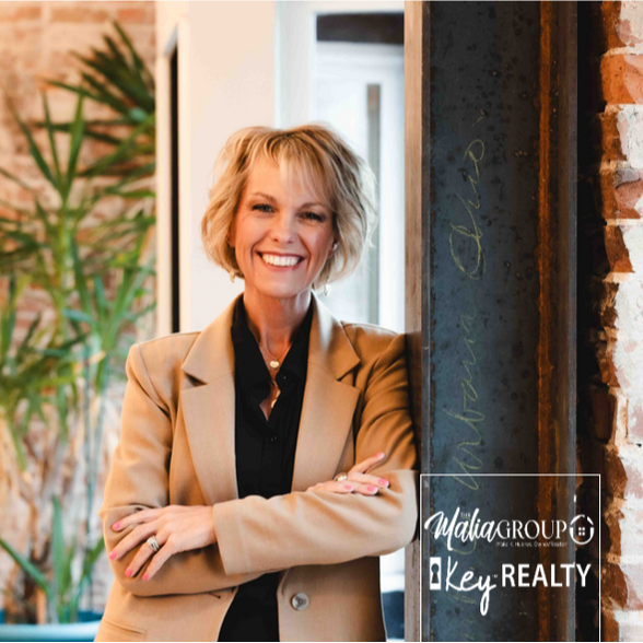 Land Listing Agent Photo