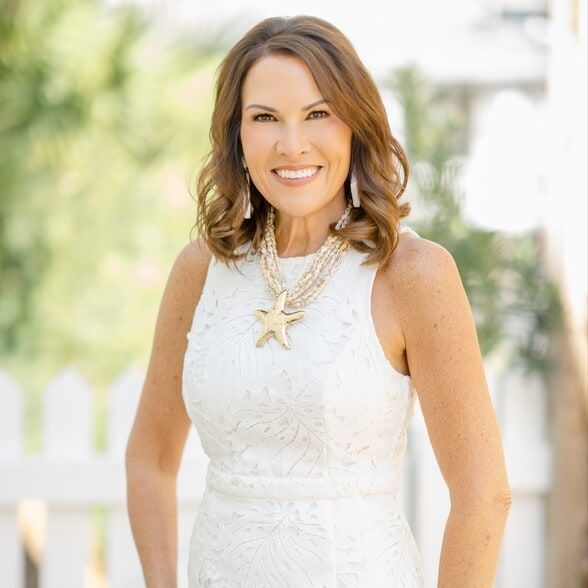 Land Listing Agent Photo