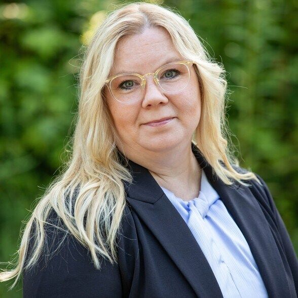 Land Listing Agent Photo