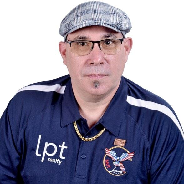 Land Listing Agent Photo