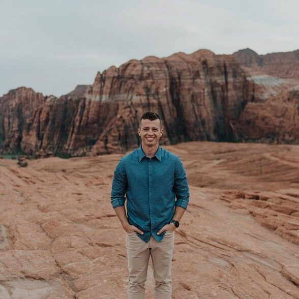 Land Listing Agent Photo