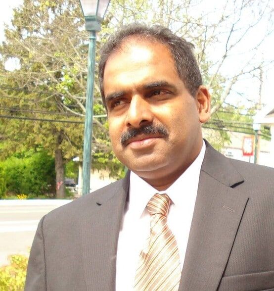 Land Listing Agent Photo