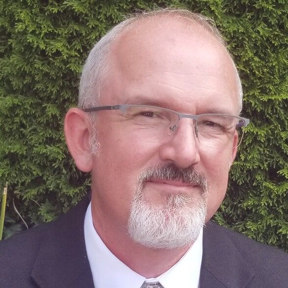 Land Listing Agent Photo