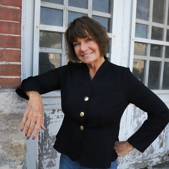 Land Listing Agent Photo