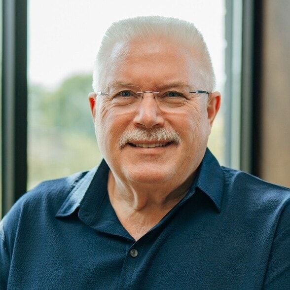 Land Listing Agent Photo