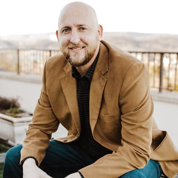 Land Listing Agent Photo