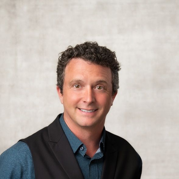 Land Listing Agent Photo