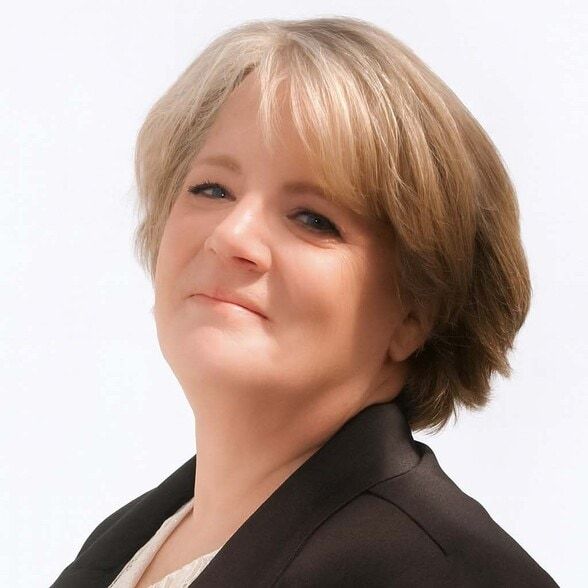 Land Listing Agent Photo