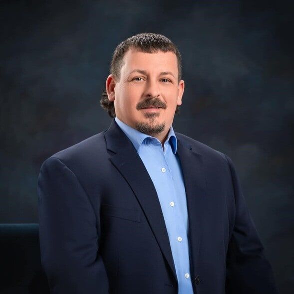 Land Listing Agent Photo