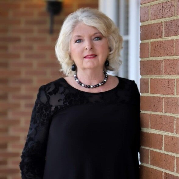 Land Listing Agent Photo