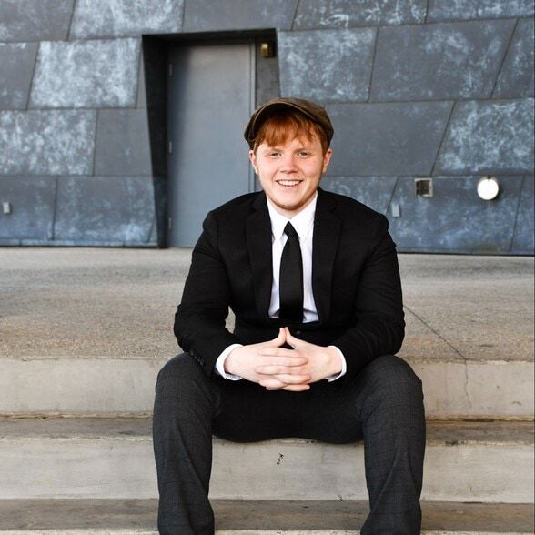 Land Listing Agent Photo