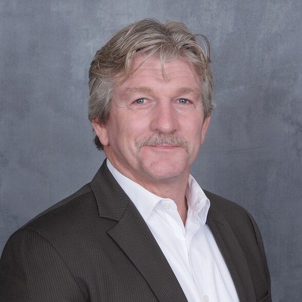 Land Listing Agent Photo