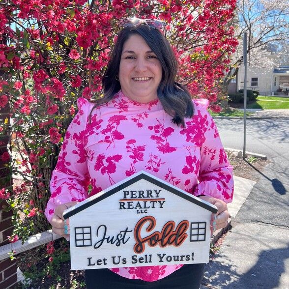 Land Listing Agent Photo