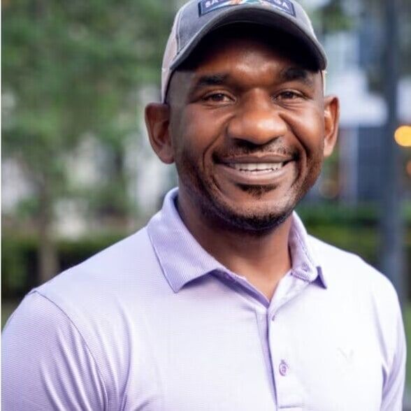 Land Listing Agent Photo