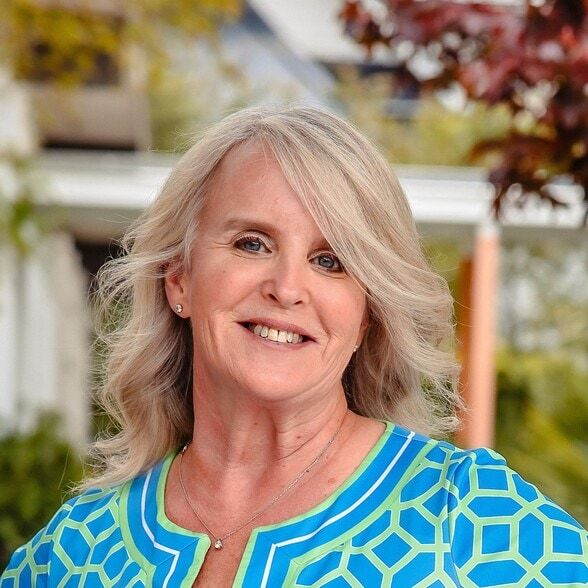 Land Listing Agent Photo