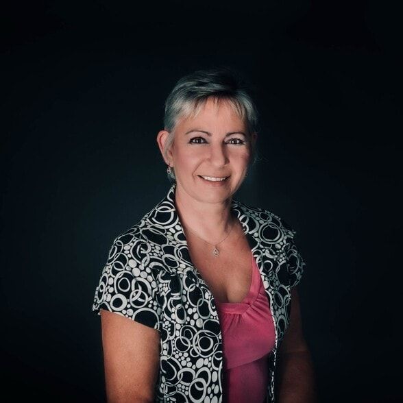 Land Listing Agent Photo