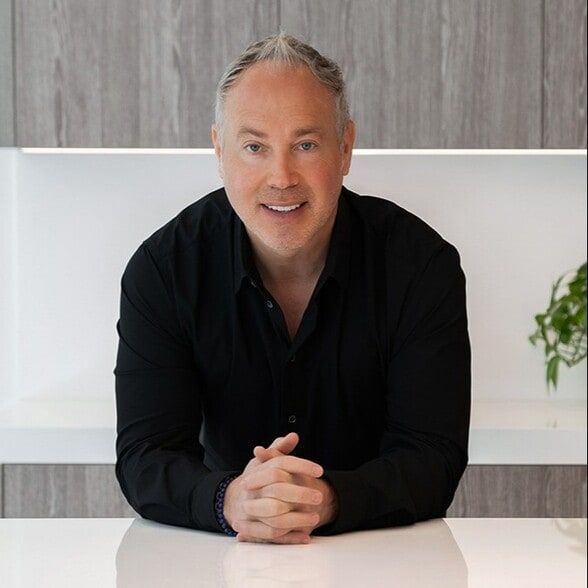 Land Listing Agent Photo