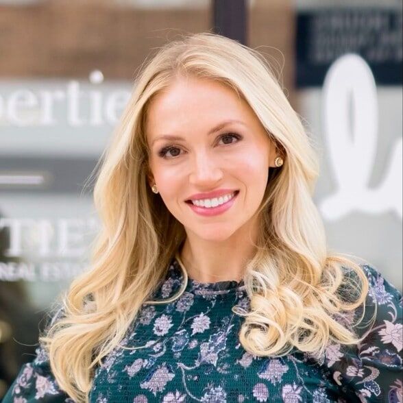 Land Listing Agent Photo