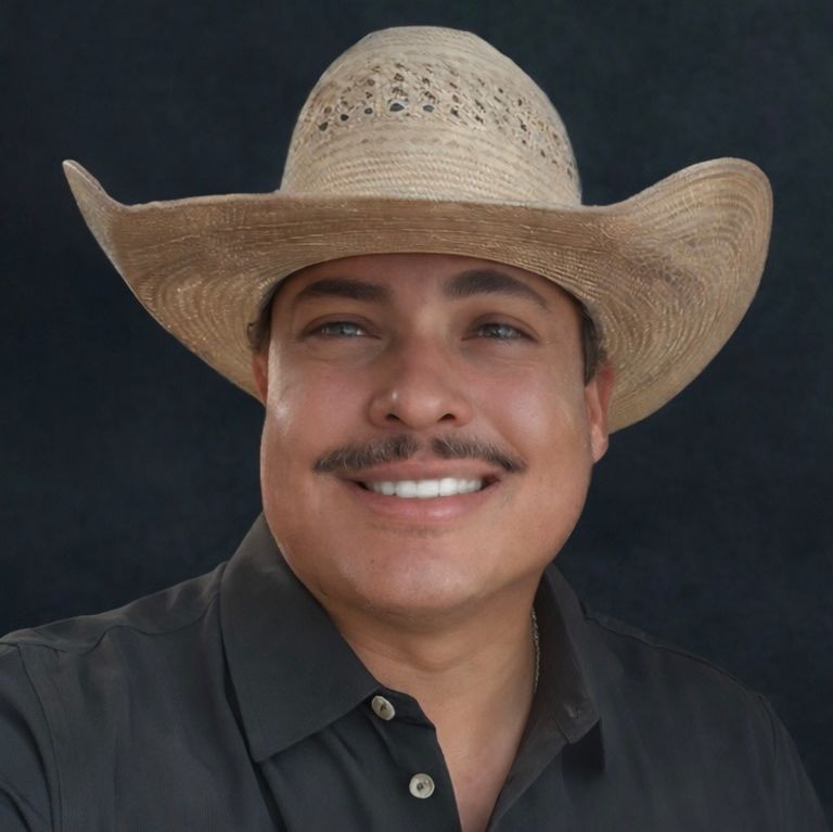 Land Listing Agent Photo