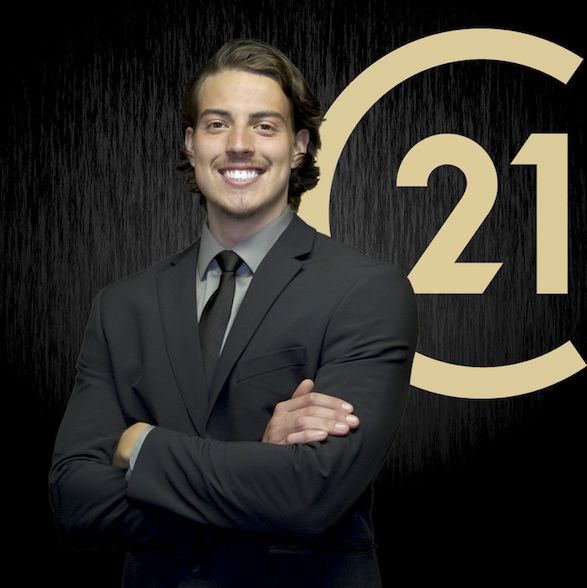 Land Listing Agent Photo