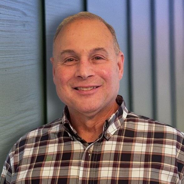 Land Listing Agent Photo