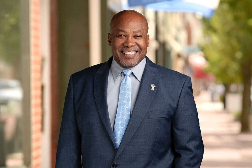 Land Listing Agent Photo