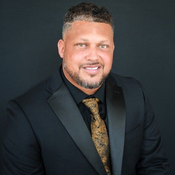 Land Listing Agent Photo